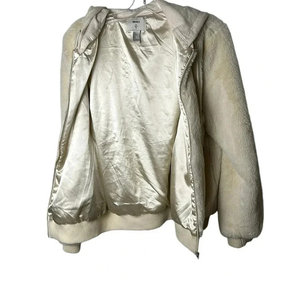 Faux  fur bomber jacket hoodie, zipper, LIKE NEW, cream,detachable hood,mob wife - Picture 7 of 14